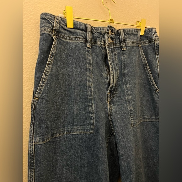 GAP High Rise Wide Leg Crop Jeans - Picture 4 of 11